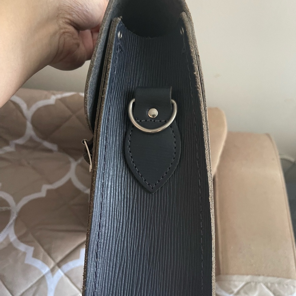 Cambridge Satchel Textured Satchel Bag - Picture 7 of 10